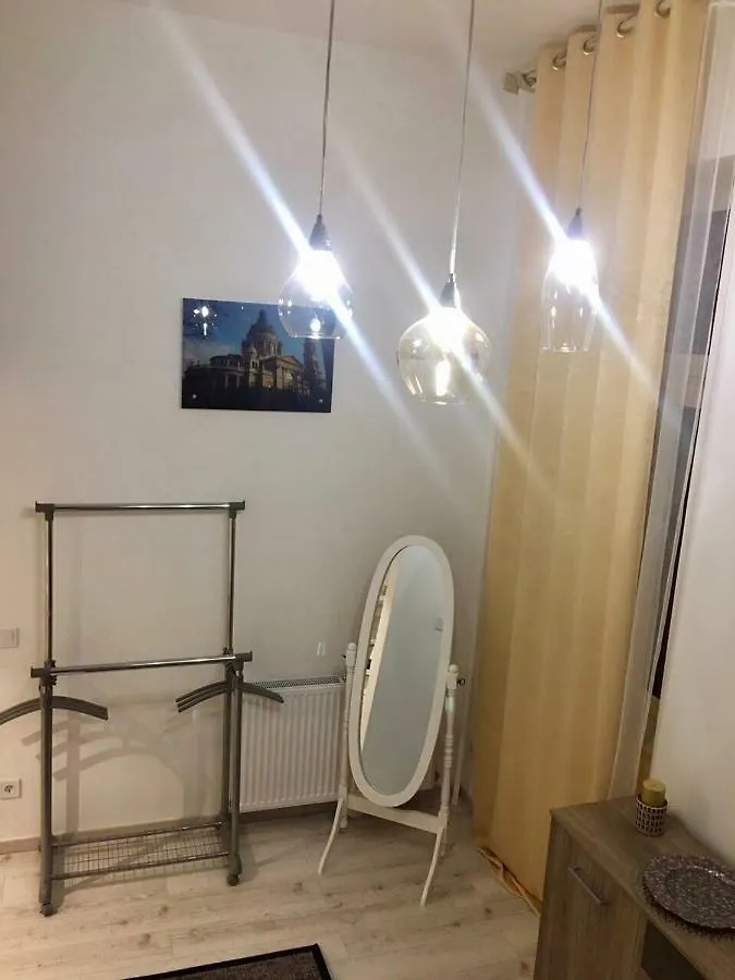 3 Comfortable And Cosy Apartments In Heart Of Budapest Near Basilica 0*,  Węgry