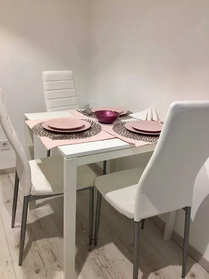 3 Comfortable And Cosy Apartments In Heart Of Budapest Near Basilica Węgry